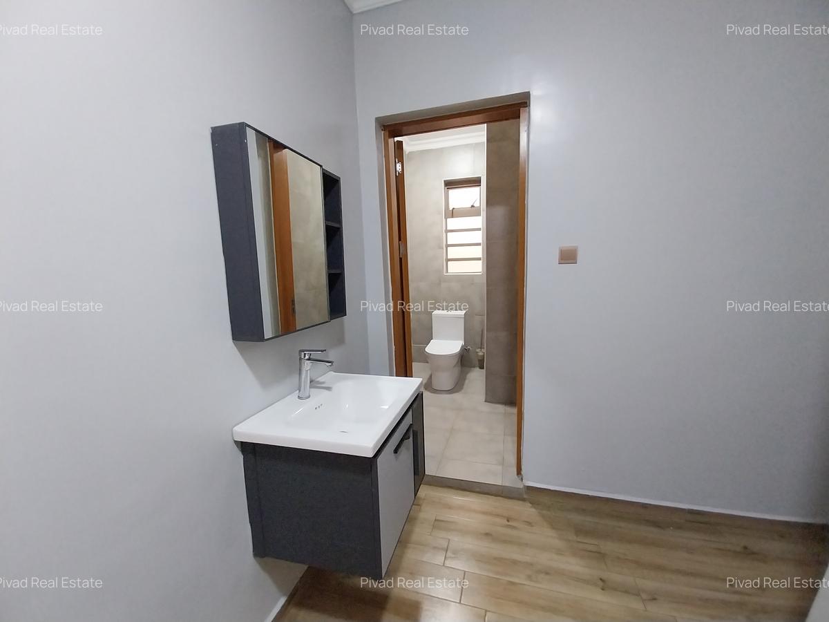 4 Bed Townhouse with En Suite in Kamakis - 11