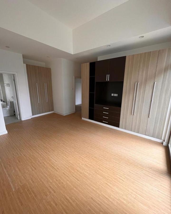 3 Bed Apartment with En Suite in Lavington - 7