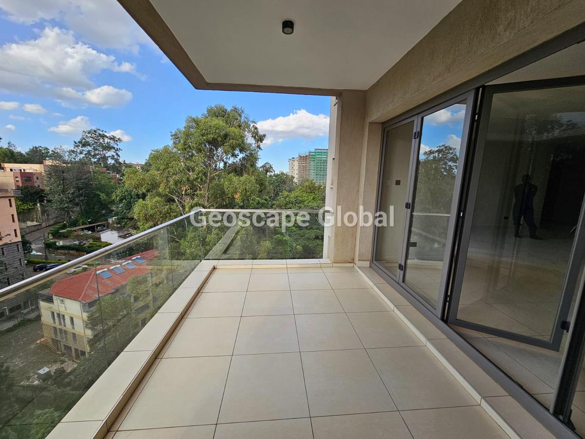 3 Bed Apartment with En Suite in Riverside - 1
