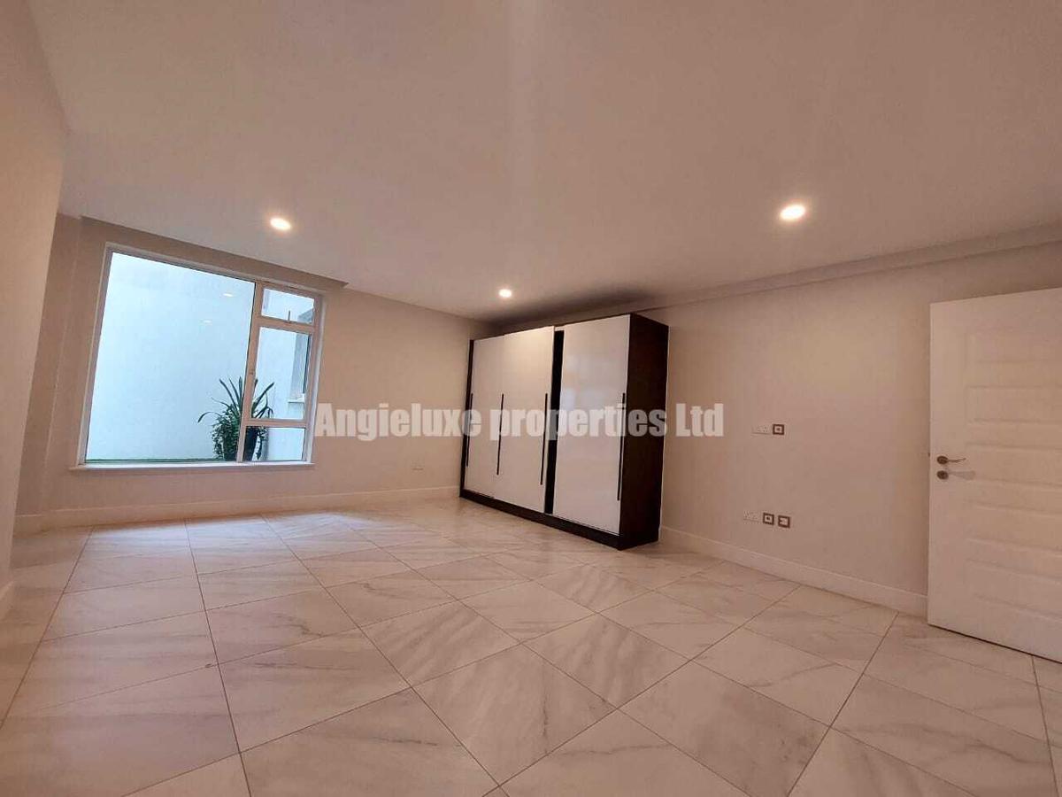 3 Bed Apartment with En Suite at Raphta Road - 14