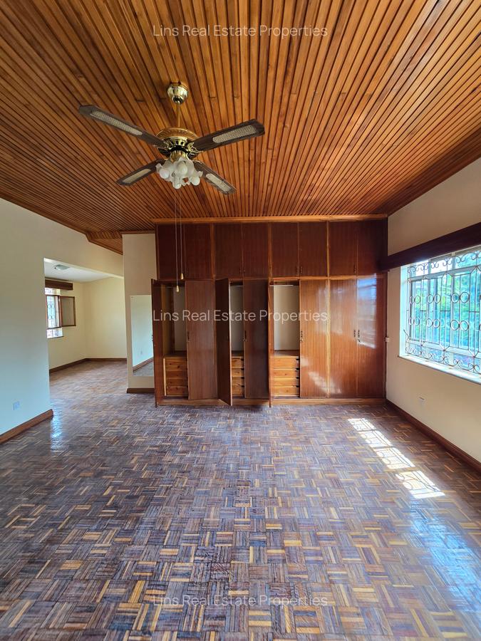 6 Bed House with En Suite in Nyari - 11