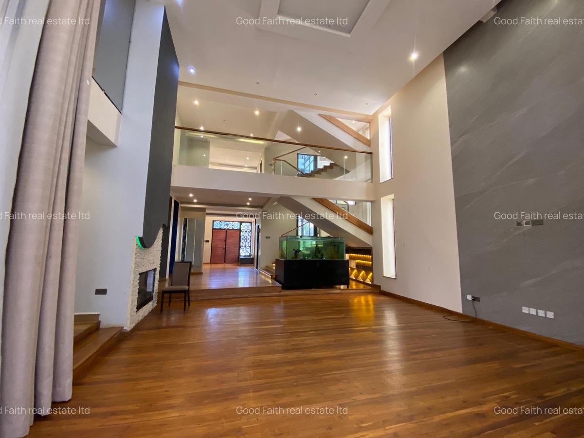 5 Bed House with En Suite in Runda - 4