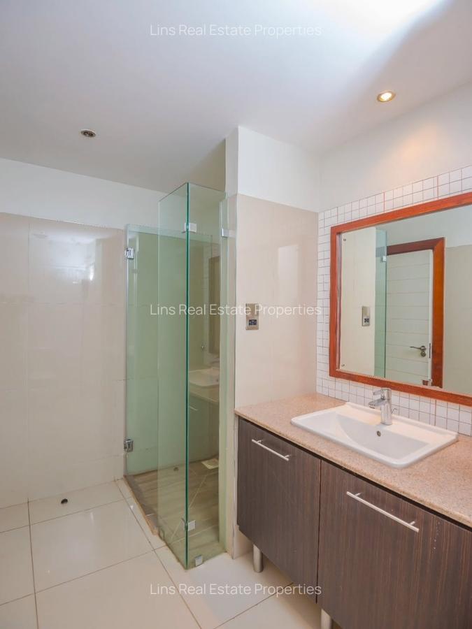 3 Bed Apartment with En Suite in Westlands Area - 5