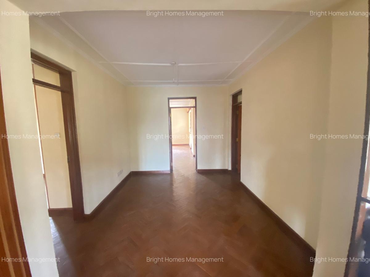 5 Bed Townhouse with En Suite in Lavington - 17
