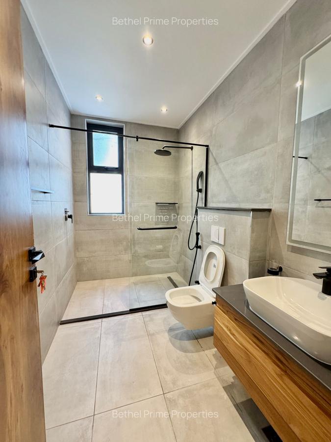 4 Bed Apartment with En Suite in Spring Valley - 18