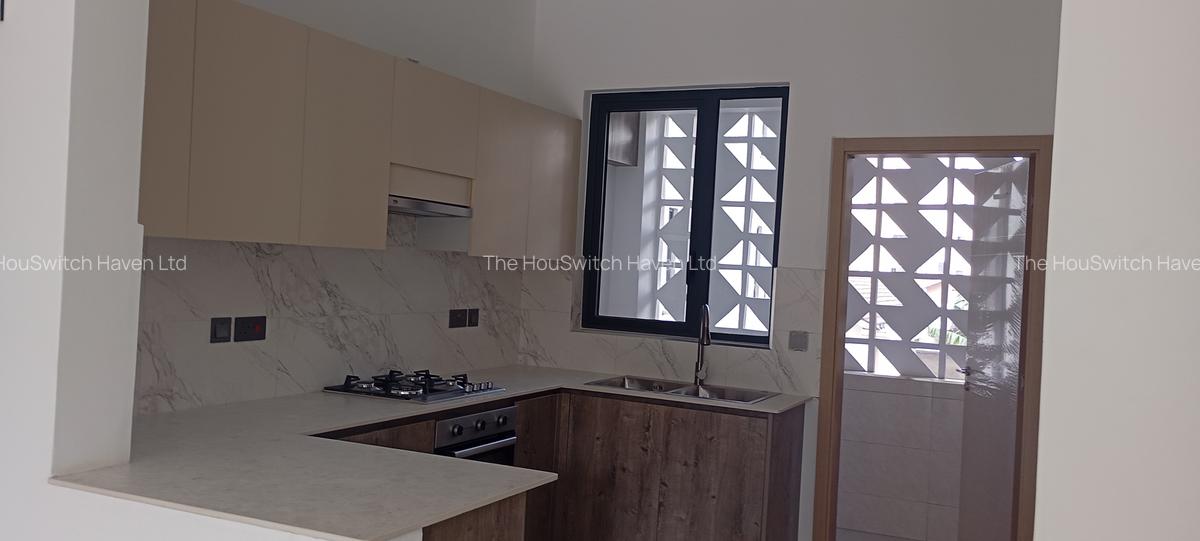 2 Bed Apartment with En Suite at Brookside - 2