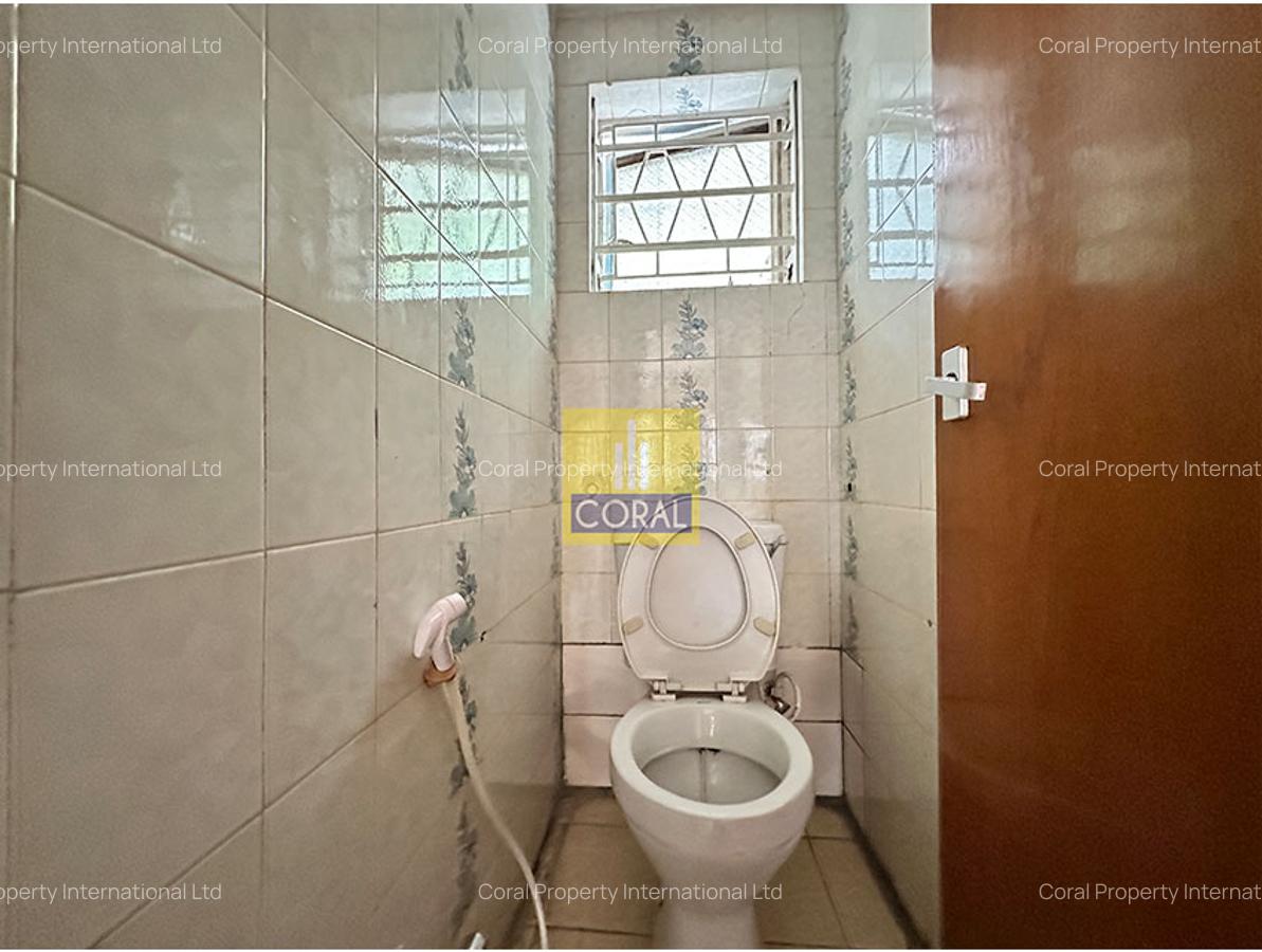 4 Bed Apartment in Parklands - 12