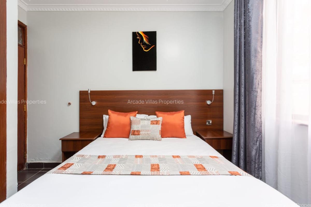 Serviced 1 Bed Apartment with En Suite in Riverside - 12