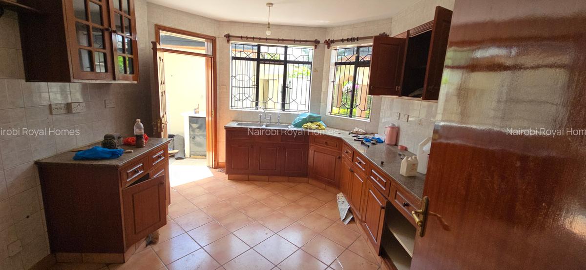 4 Bed Townhouse with En Suite at Lavington Ndoto Road - 13
