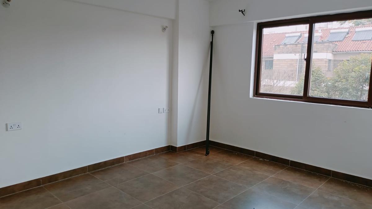 2 Bed Apartment with En Suite in Westlands Area - 12