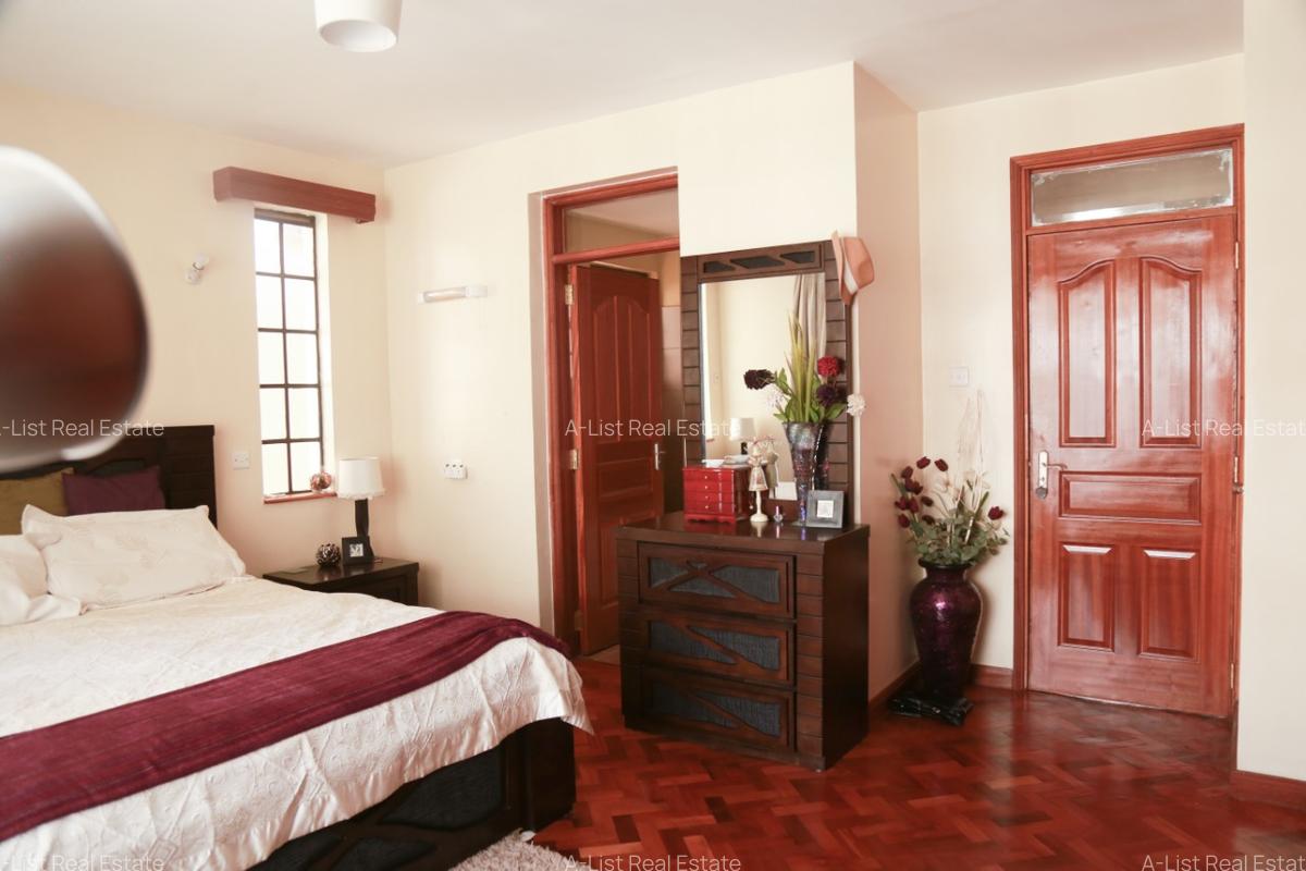 3 Bed Apartment with En Suite at Lavington - 4