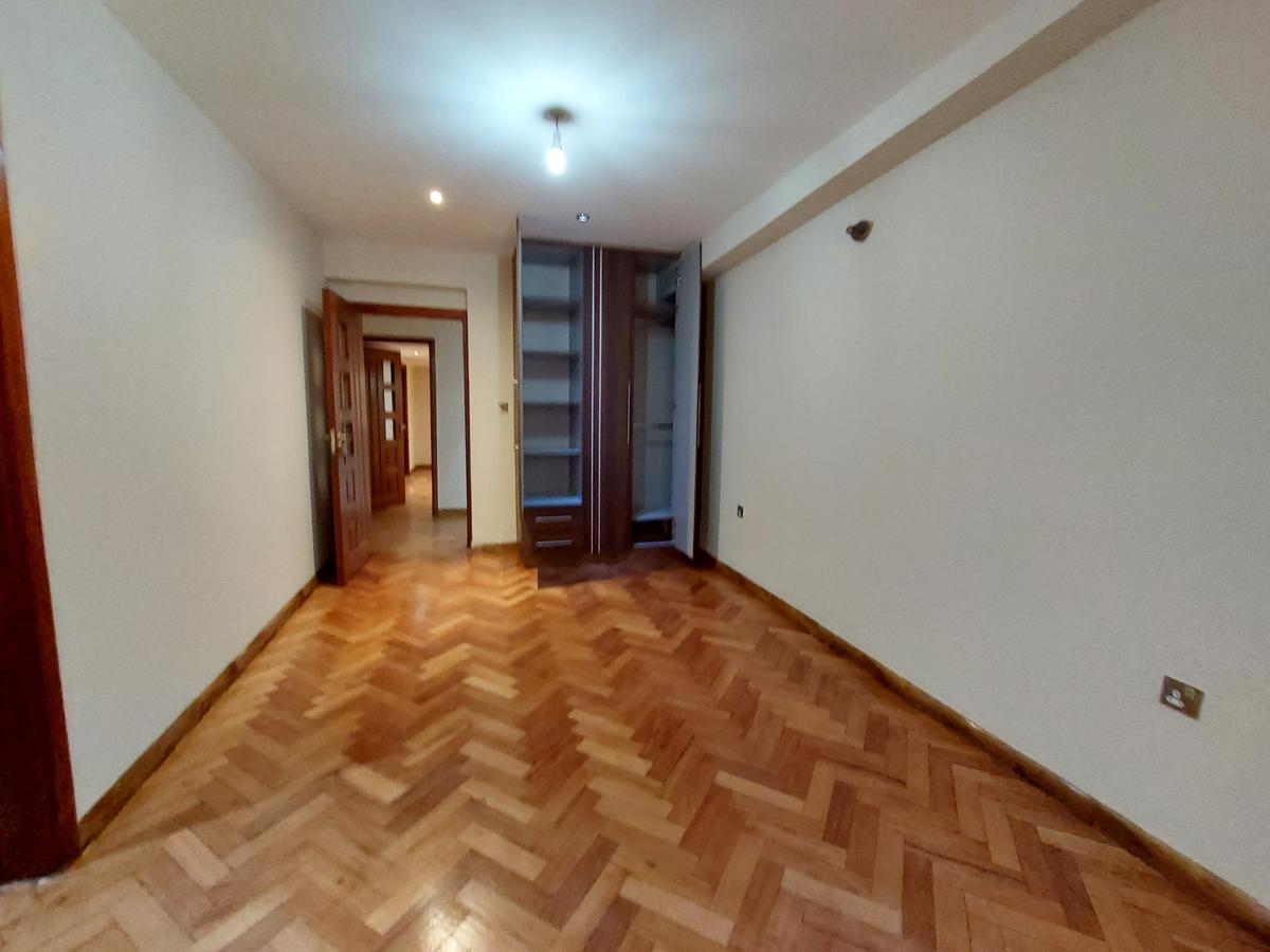 5 Bed Townhouse with En Suite at Convent Drive - 20