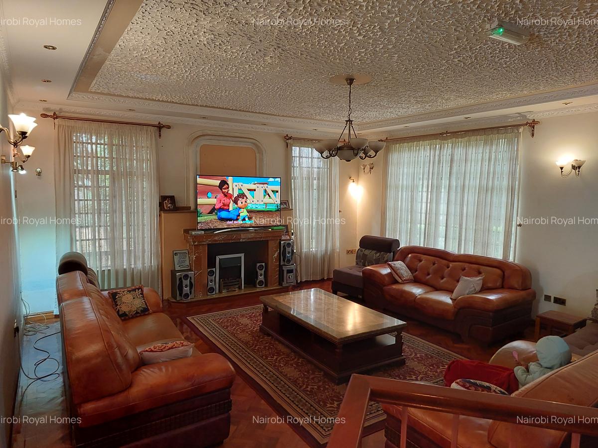 5 Bed House with En Suite at Flem Tree - 8