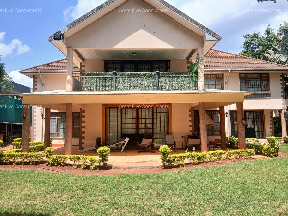 5 Bed Villa with En Suite in Runda - 1