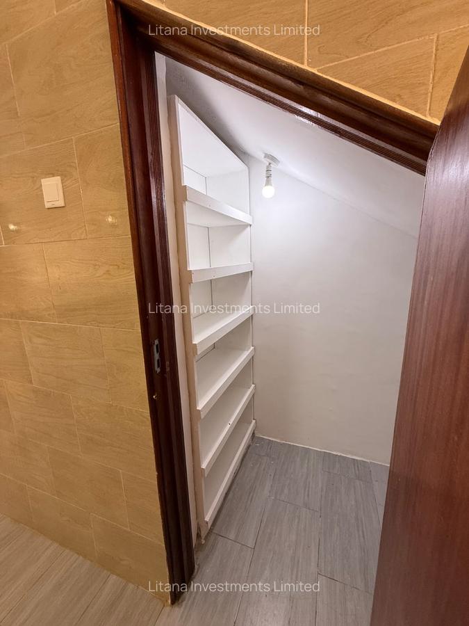 4 Bed Townhouse with En Suite at Gateway Mall - 11