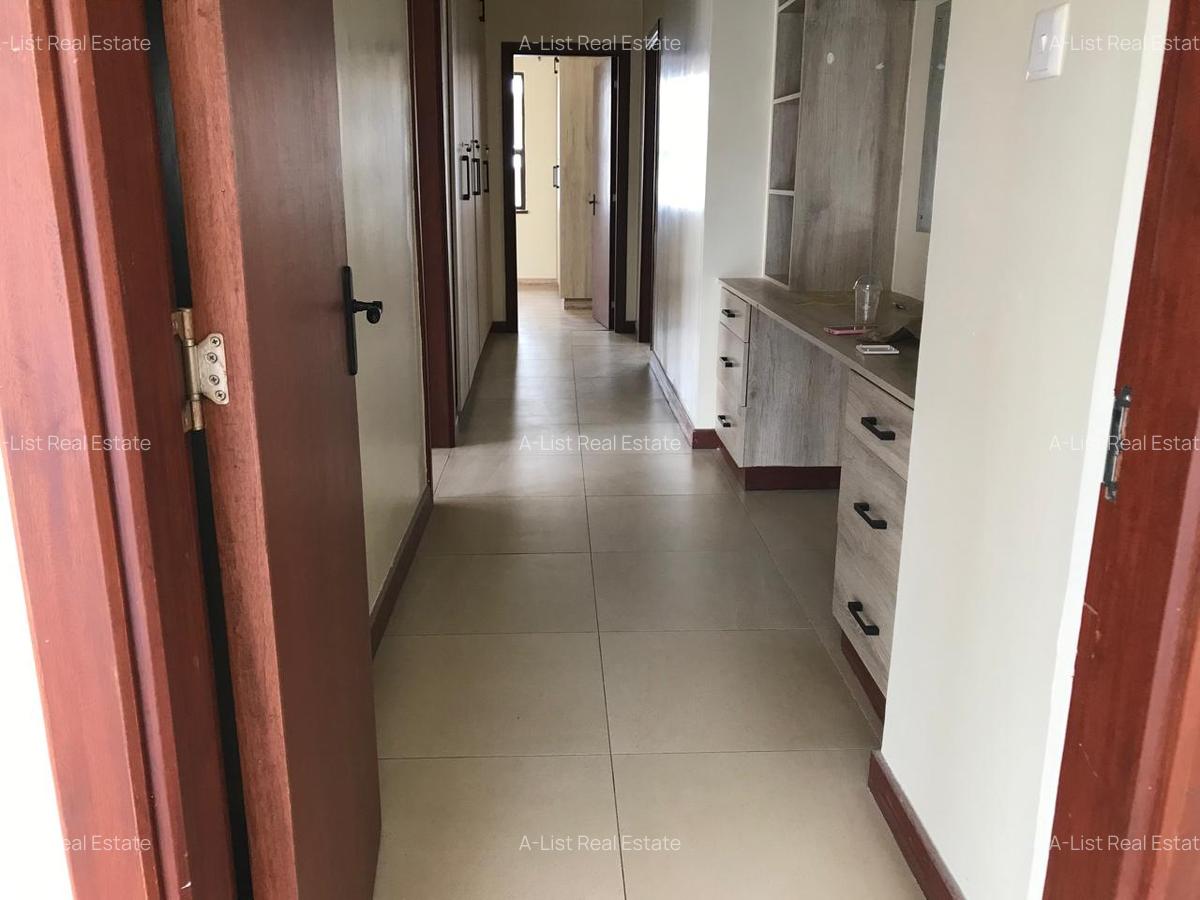 3 Bed Apartment with En Suite at 4Th Parklands - 4
