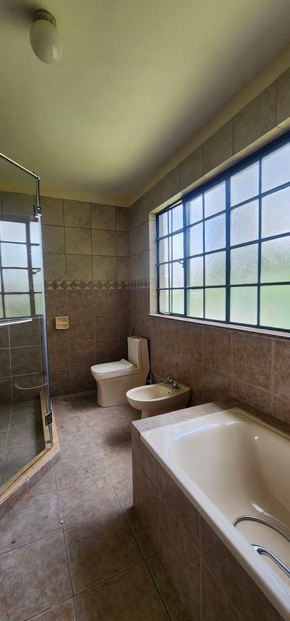 5 Bed Townhouse with En Suite in Westlands Area - 12