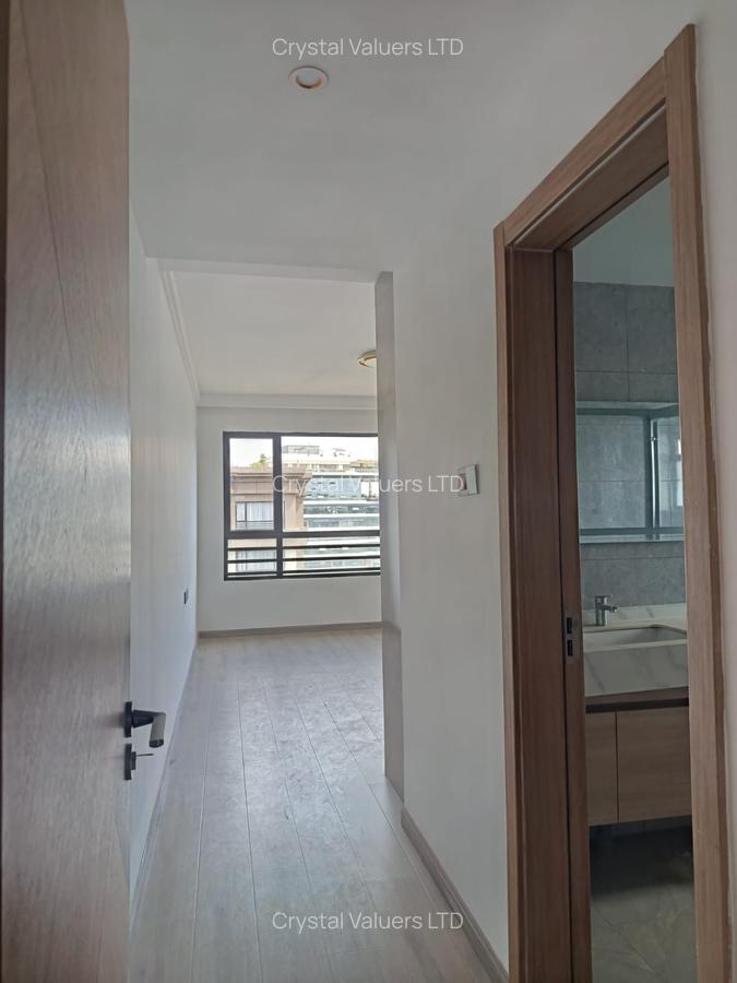 3 Bed Apartment with En Suite in Riverside - 5