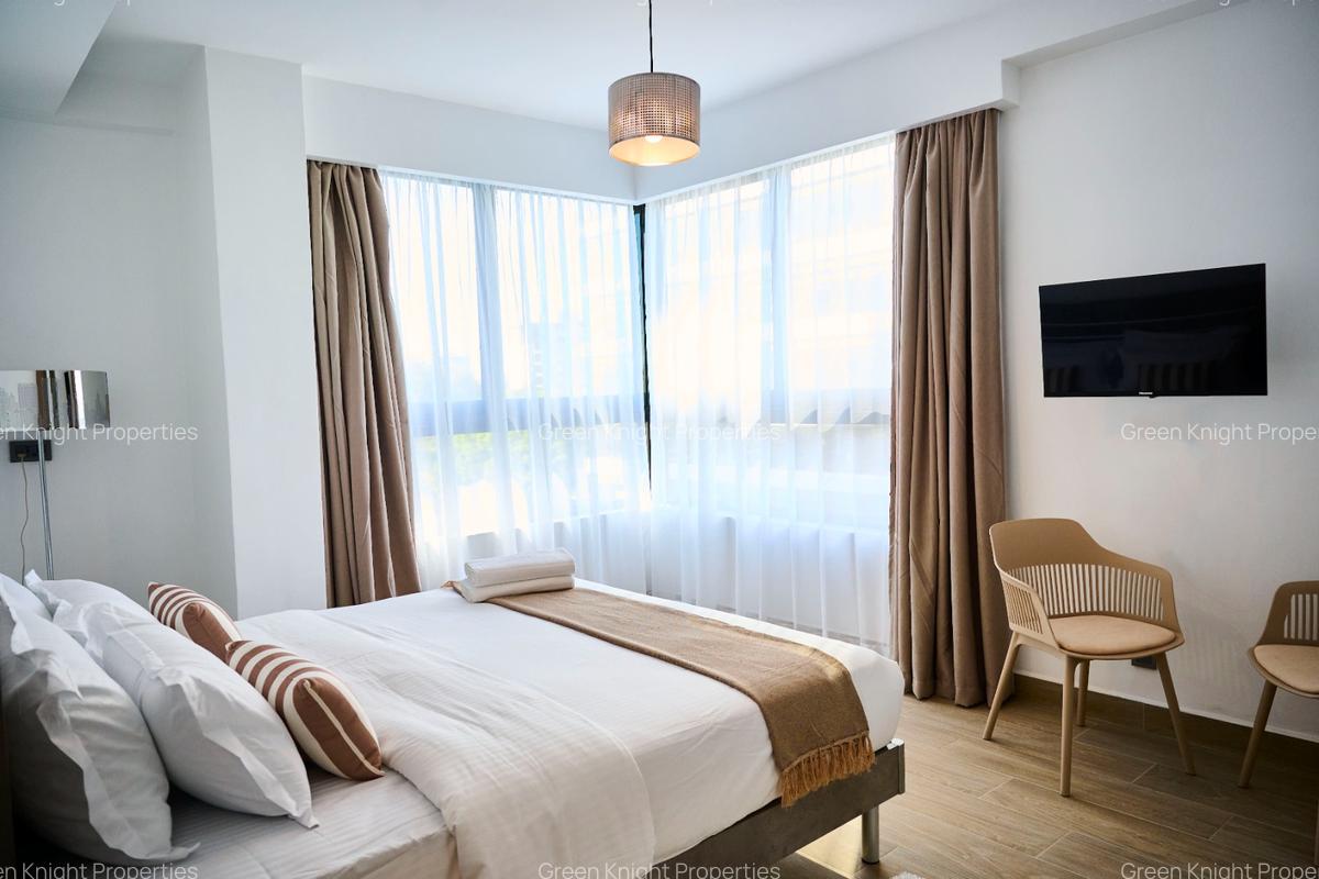 Serviced 3 Bed Apartment with En Suite in Riverside - 10