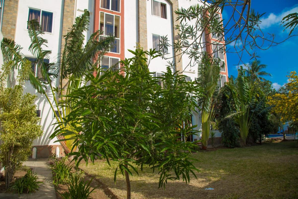 Serviced 10 Bed Apartment with En Suite in Nyali Area - 3