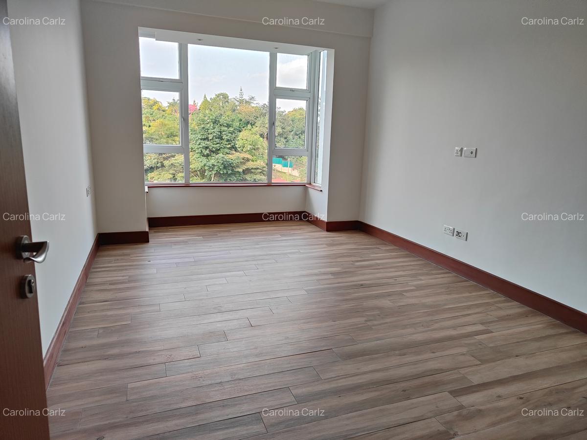 3 Bed Apartment with En Suite at City Park Drive - 14