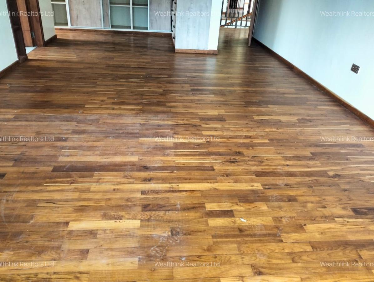 5 Bed Townhouse with En Suite at Runda - 17