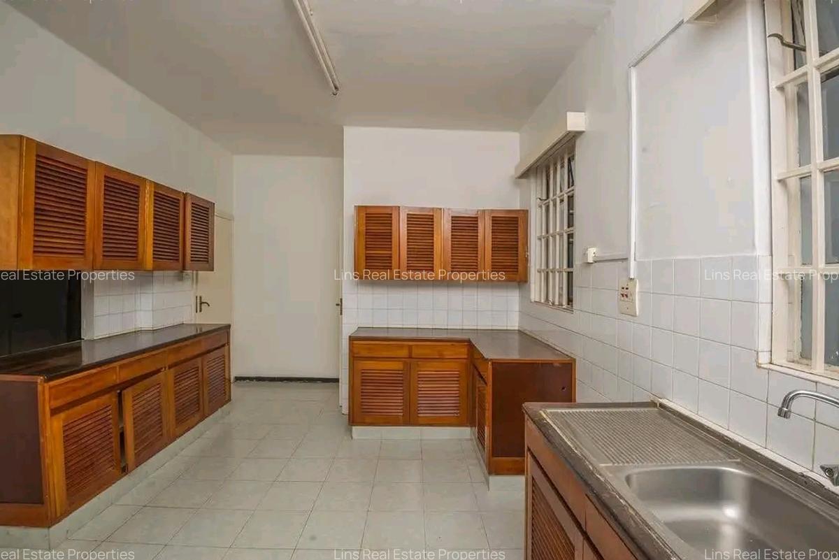 Serviced 3 Bed Apartment with En Suite in Muthaiga - 5