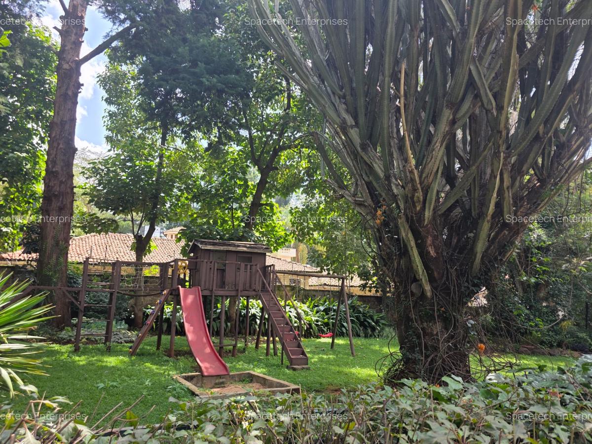 5 Bed House with En Suite in Kyuna - 7