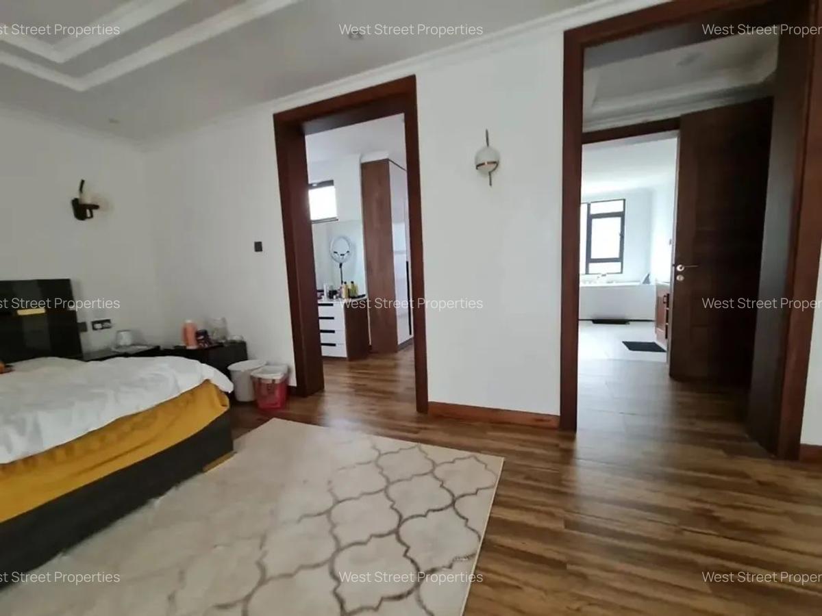 5 Bed Villa with En Suite at Lavington - 9