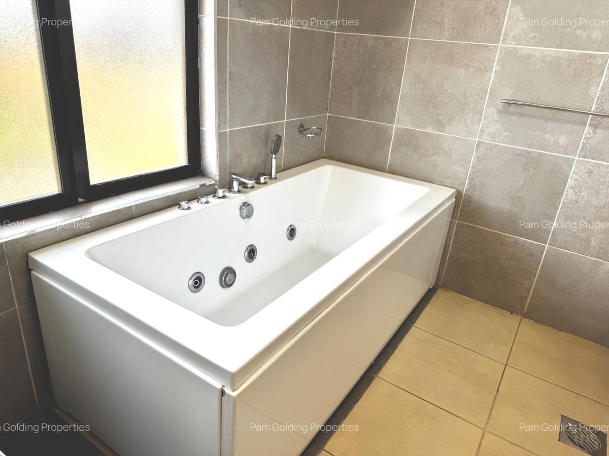 Furnished 4 Bed Apartment with En Suite at Church Road - 14