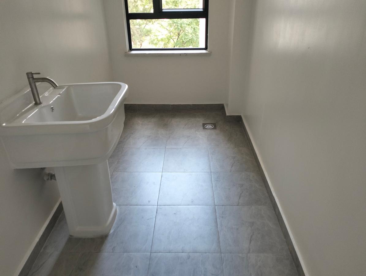 Serviced 4 Bed Apartment with En Suite in Kilimani - 15