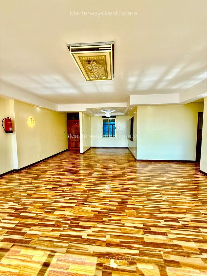 3 Bed Apartment with En Suite in Parklands - 14