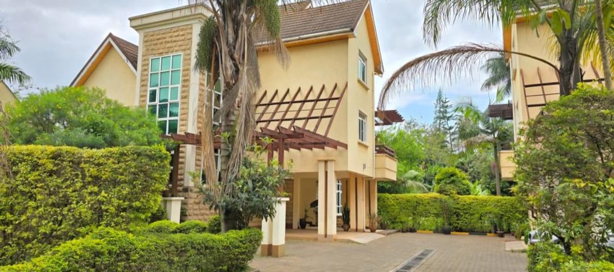 5 Bed Villa with En Suite at Lavington - 12