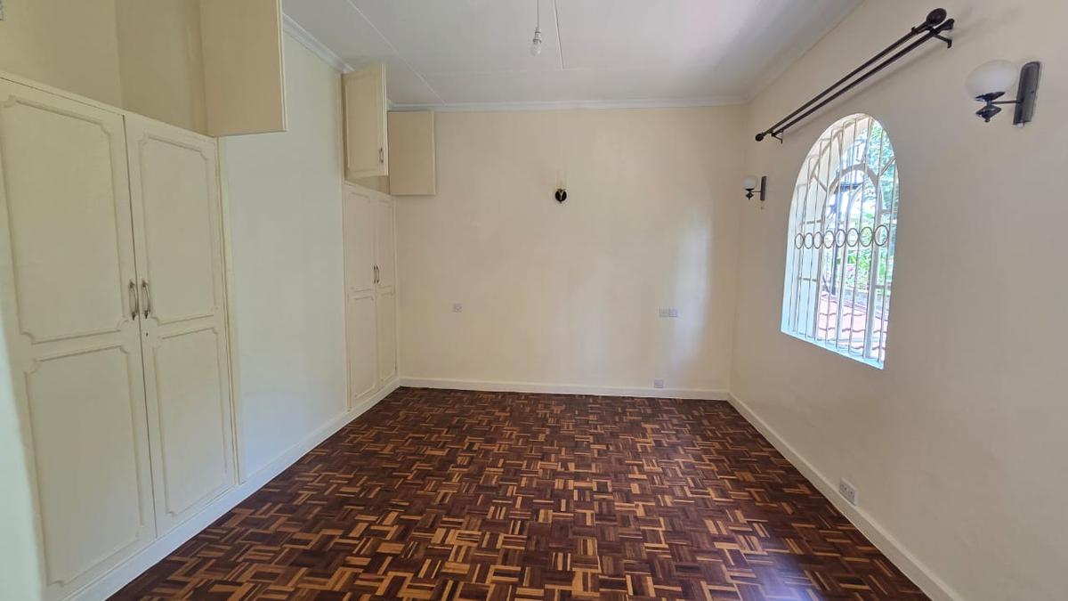 4 Bed House with En Suite in Gigiri - 18