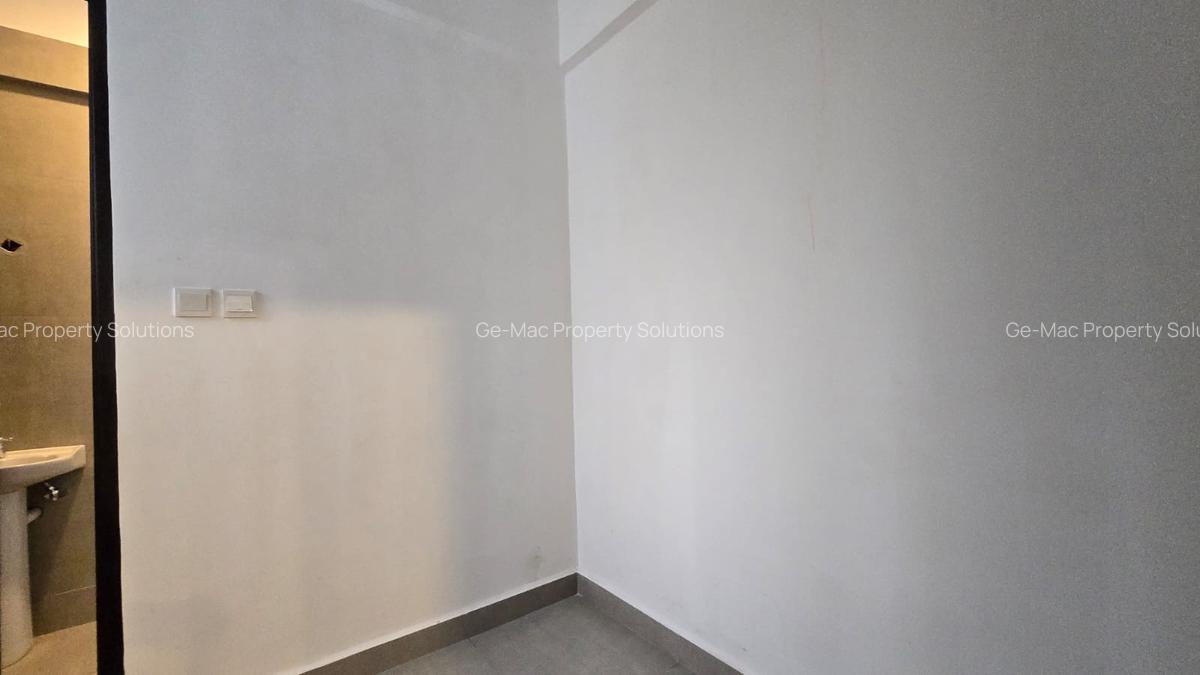 2 Bed Apartment with En Suite in Westlands Area - 12