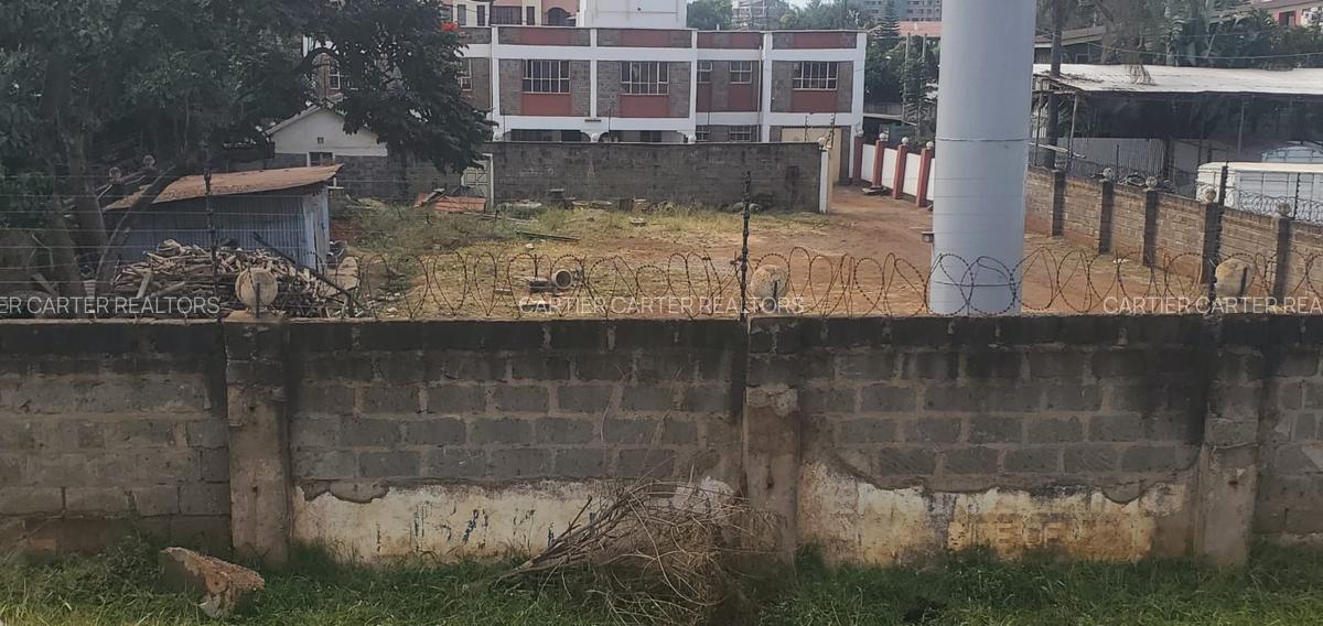 Commercial Property with Parking in Garden Estate - 1