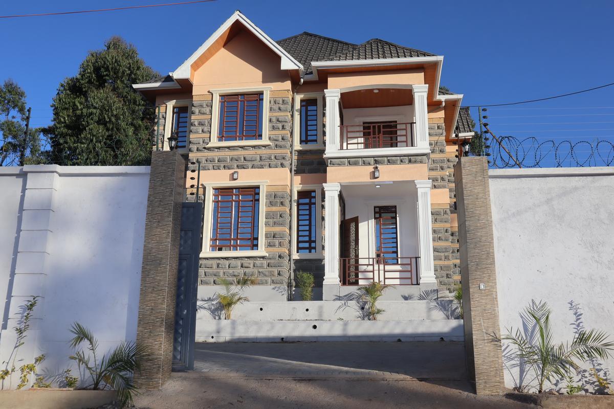 4 Bed House with En Suite at Lemiso Road - 2