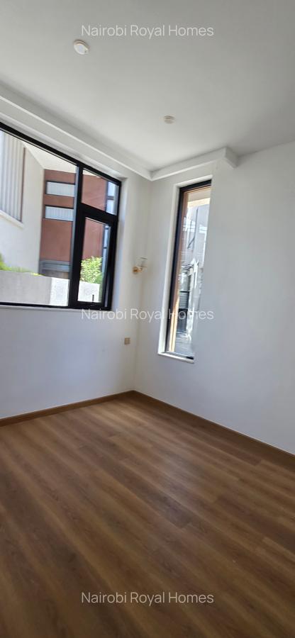 5 Bed Townhouse with En Suite at Lavington Green - 8