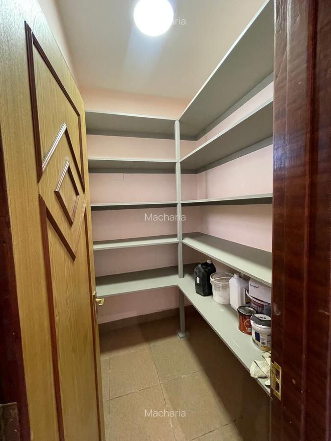 3 Bed Apartment with En Suite in Brookside - 12