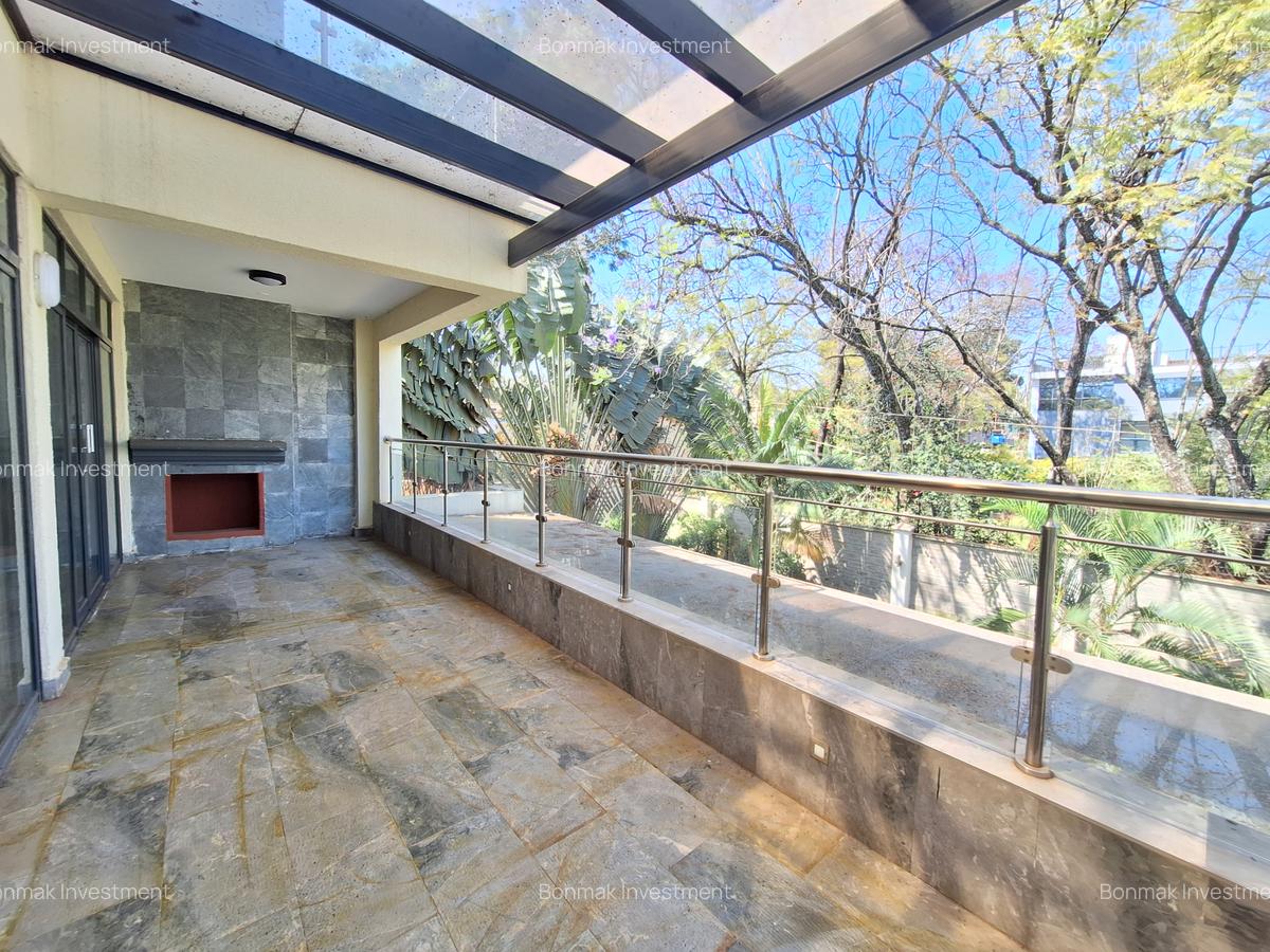 5 Bed Townhouse with En Suite at Lavington Green. - 7