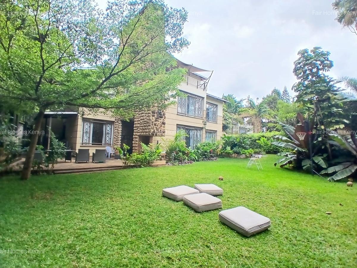 5 Bed Townhouse with En Suite at Lavington Green - 3