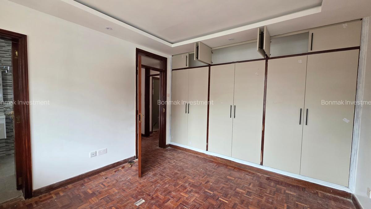 4 Bed Townhouse with En Suite at Lavington Green. - 11