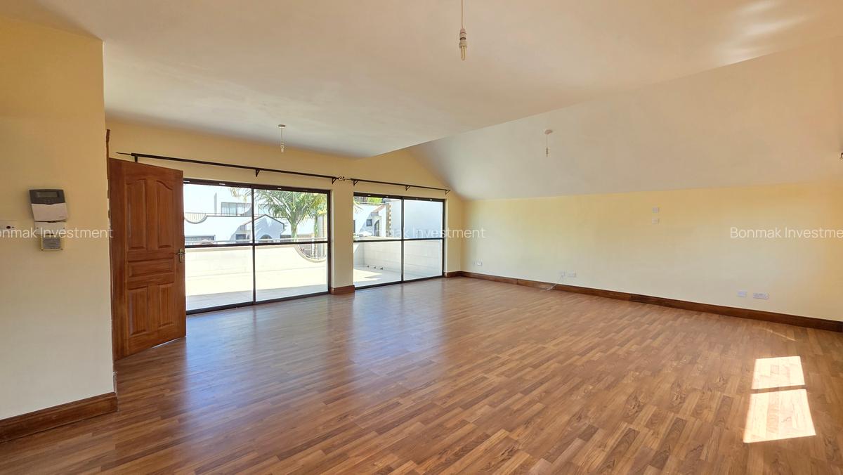 4 Bed Townhouse with En Suite at Greavelia Grove - 12