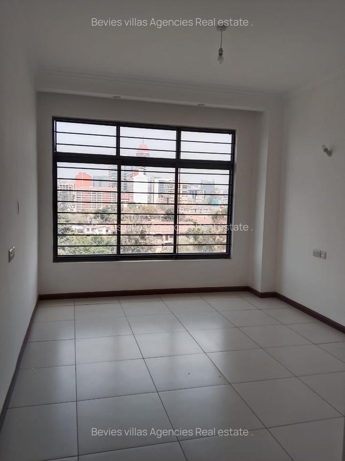 3 Bed Apartment with En Suite in General Mathenge - 15