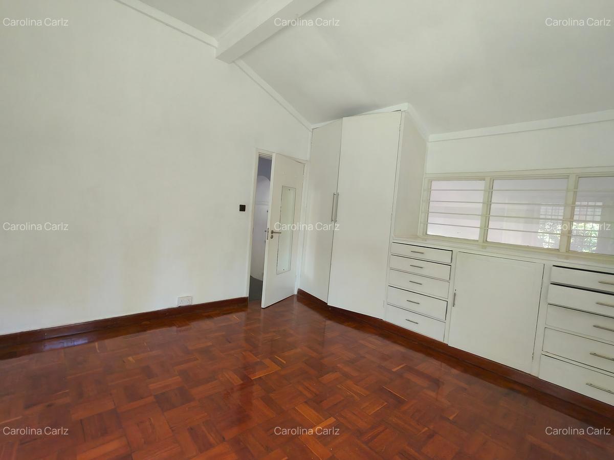 2 Bed House with En Suite at Lakeview - 12