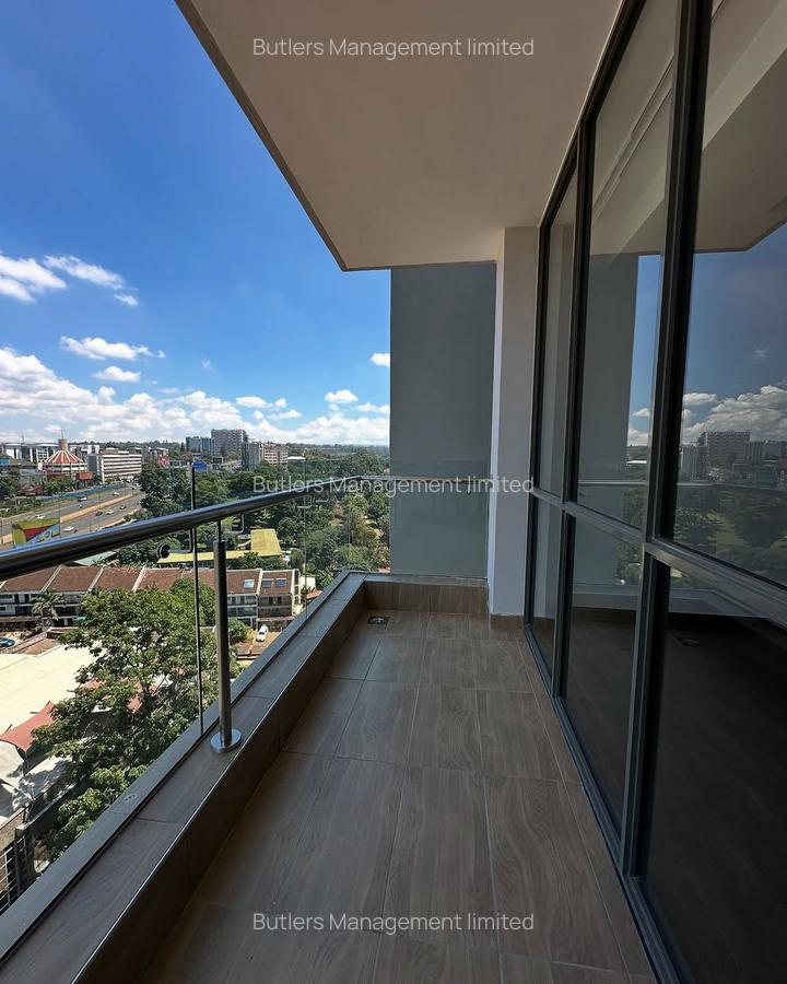 3 Bed Apartment with En Suite in Brookside - 8