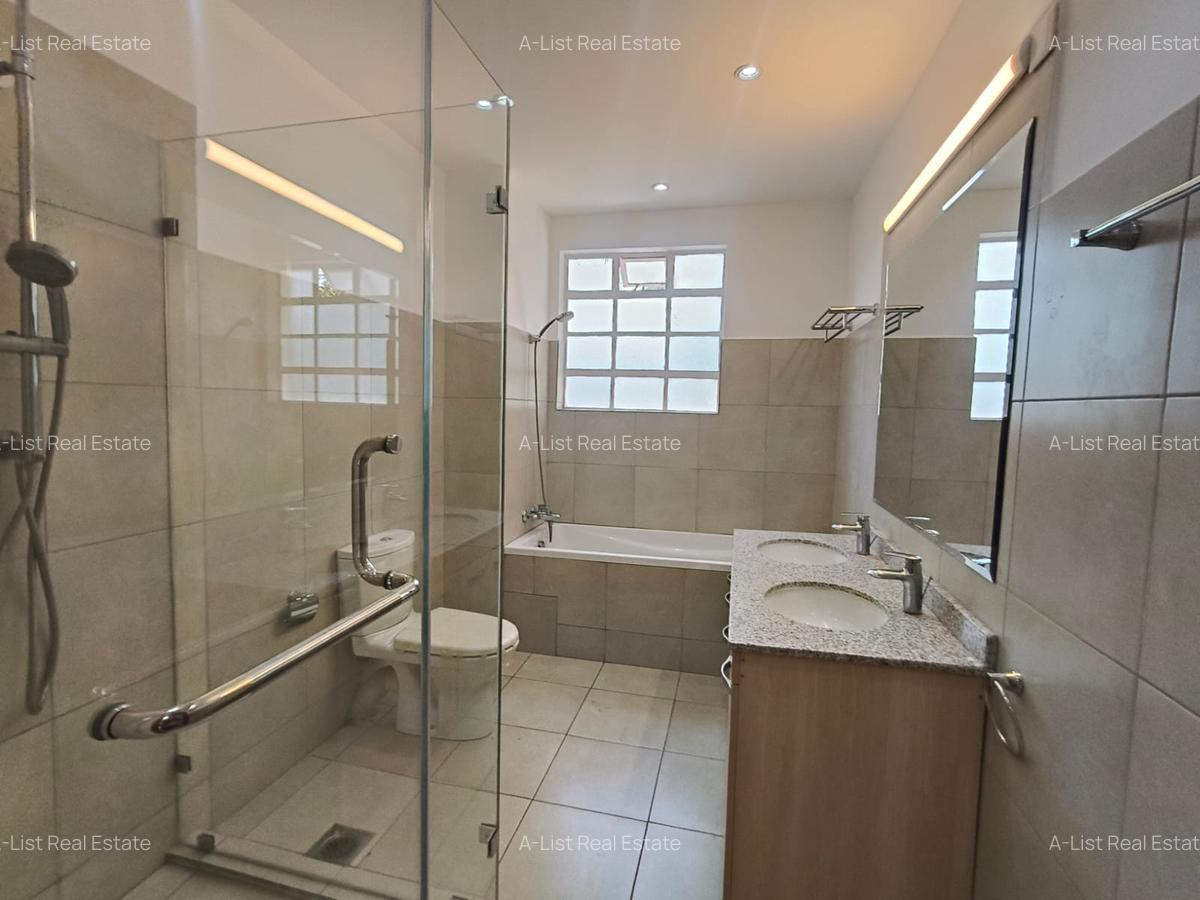 3 Bed Apartment with En Suite at Henred Road - 3