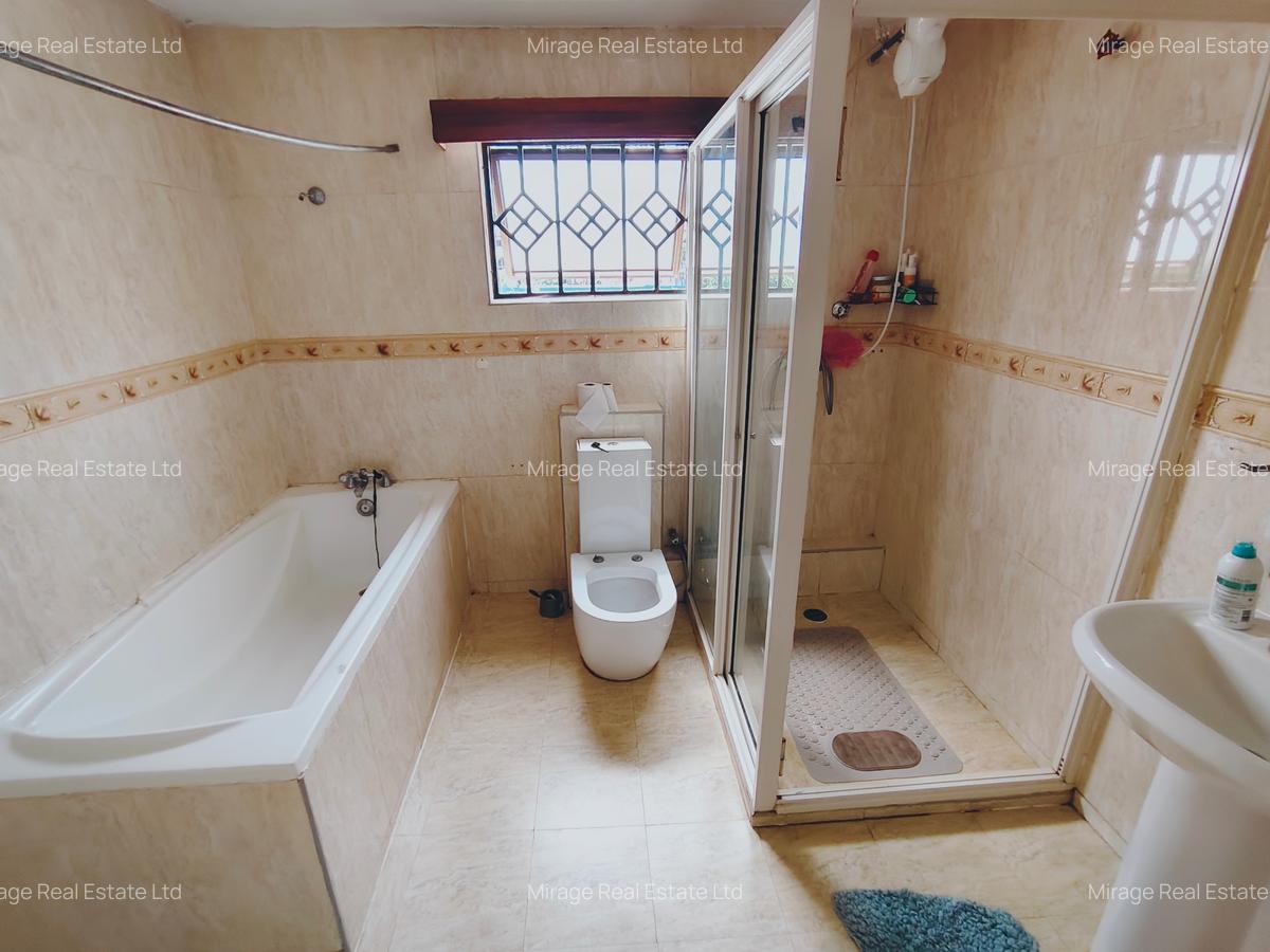 6 Bed House with En Suite in Lavington - 7