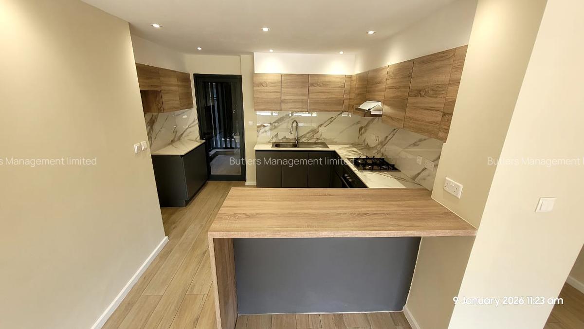 2 Bed Apartment with En Suite in Riverside - 5