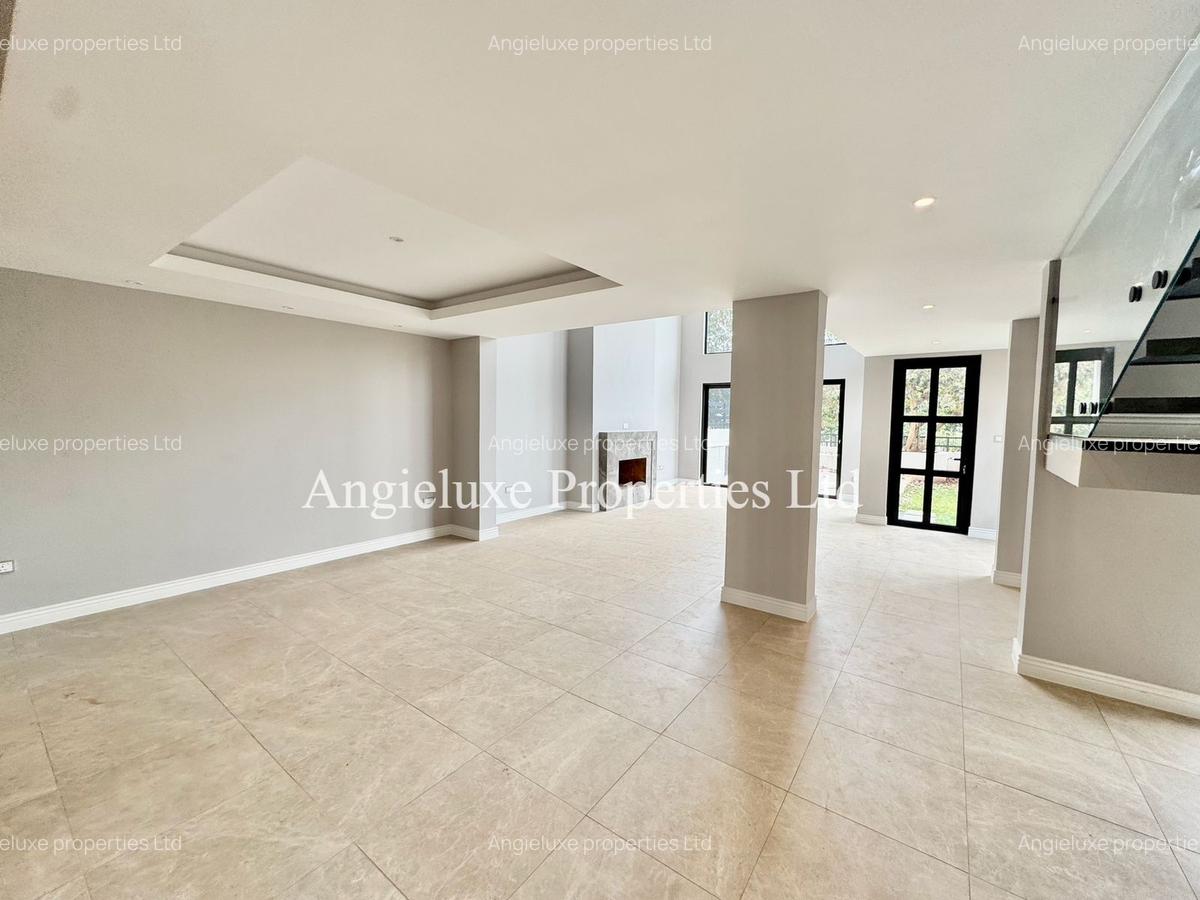 5 Bed Townhouse with En Suite at Runda - 5